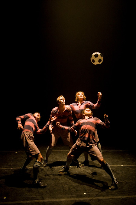 Jo Strømgren Kompani - A Dance Tribute to the Art of Football